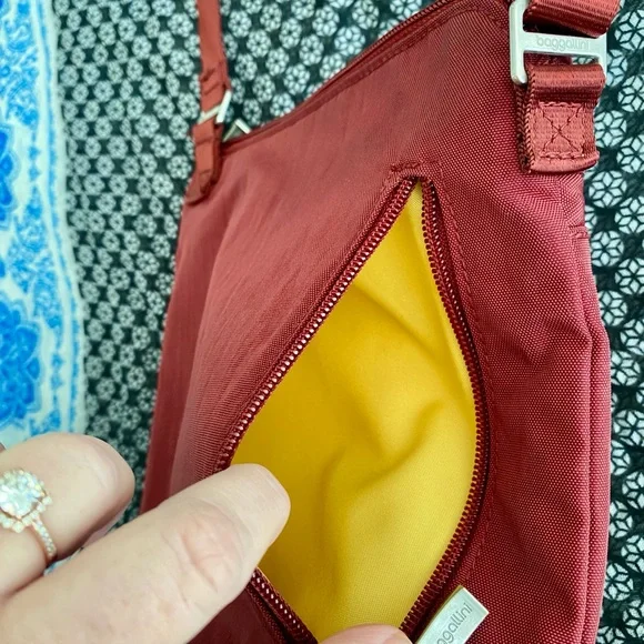 Baggallini Red Crossbody Bag - Picture 5 of 7